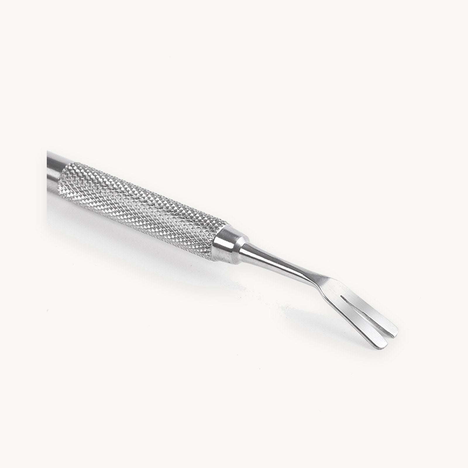 Close view of the knurled grip and fork